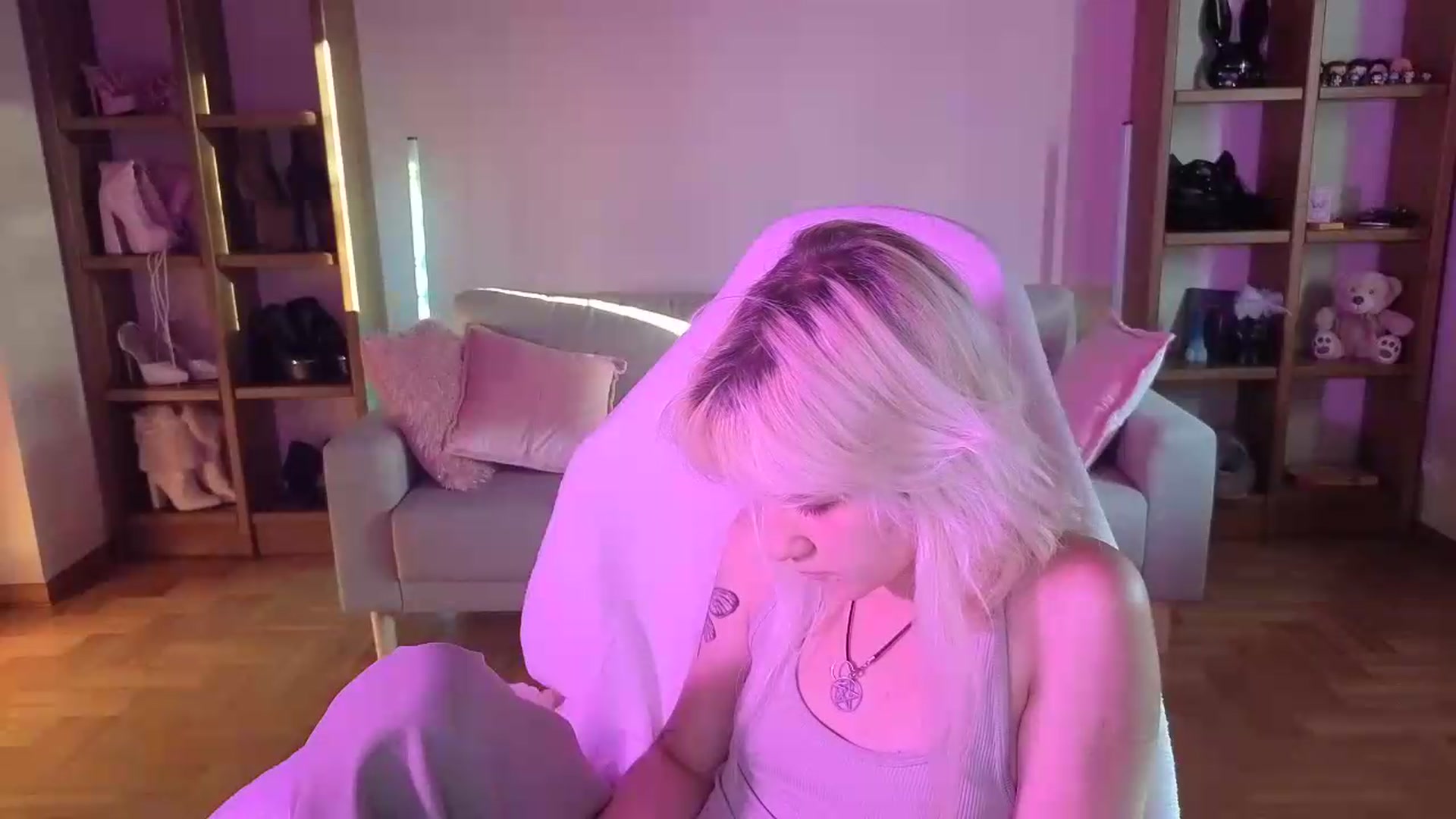 Gallery image thumbnail from LilyBloom's myfreecams stream on, 06/07/2026, 18:21 image 6 of 20