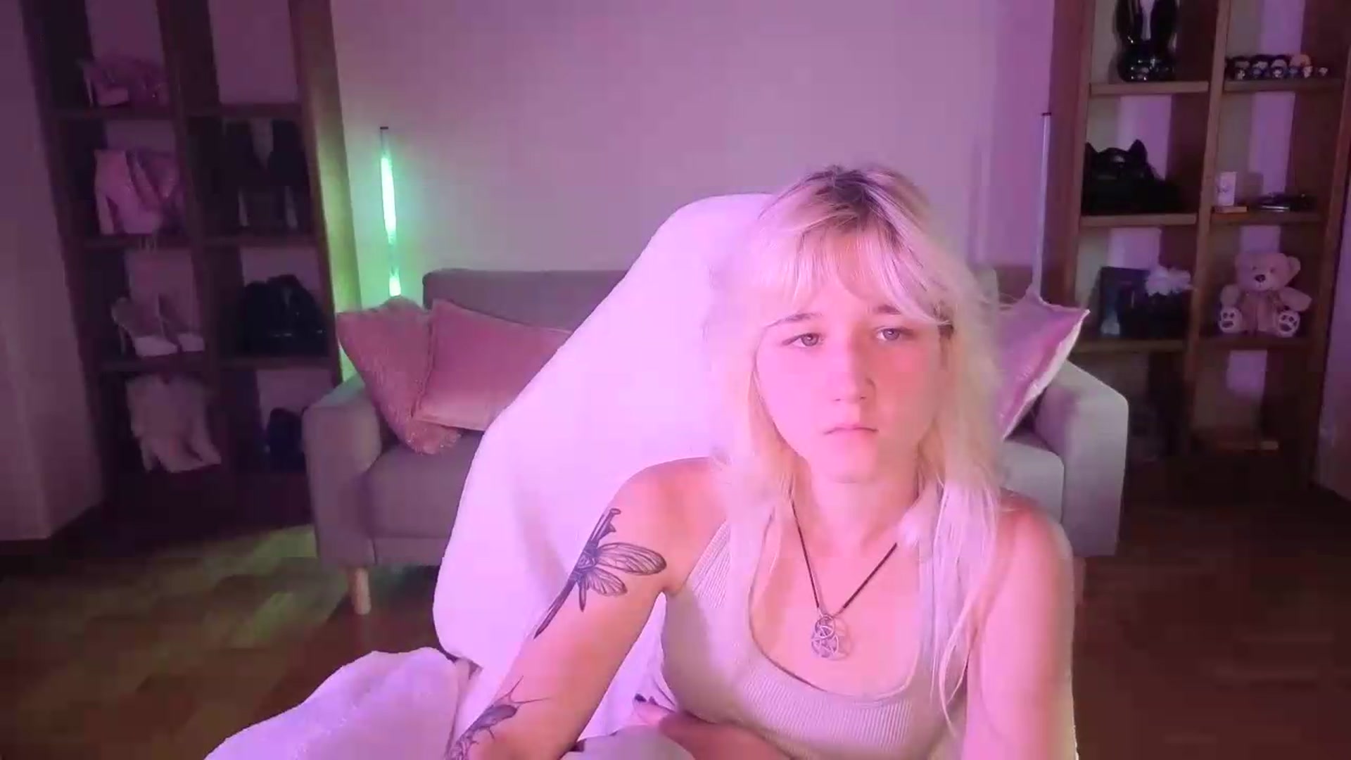 Gallery image thumbnail from LilyBloom's myfreecams stream on, 06/07/2026, 18:21 image 17 of 20