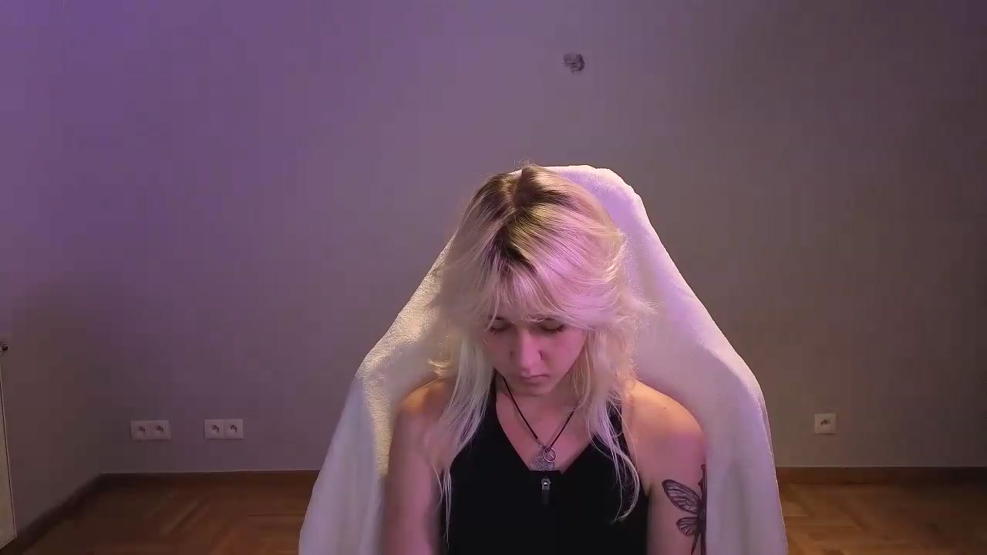 Gallery image thumbnail from LilyBloom's myfreecams stream on, 06/09/2026, 16:20 image 14 of 20