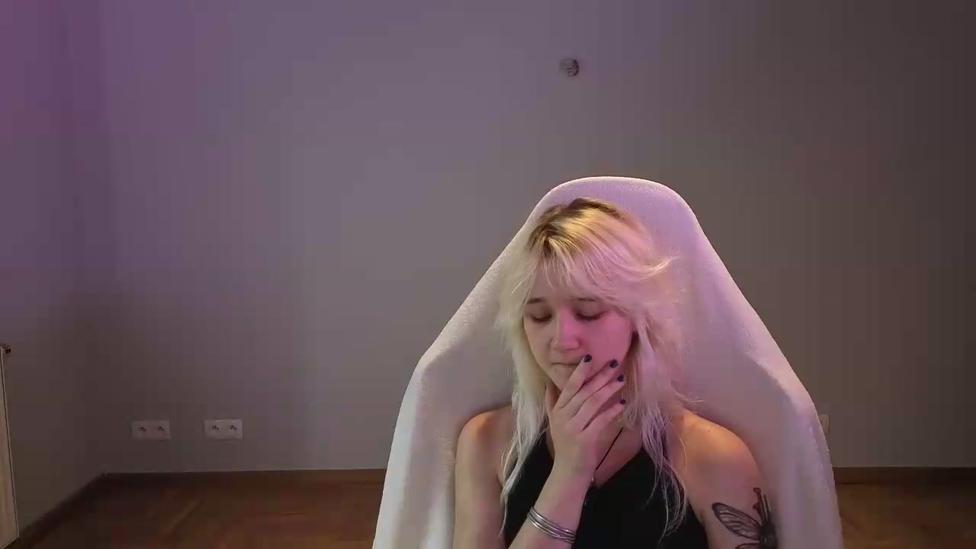 Gallery image thumbnail from LilyBloom's myfreecams stream on, 06/09/2026, 16:20 image 4 of 20