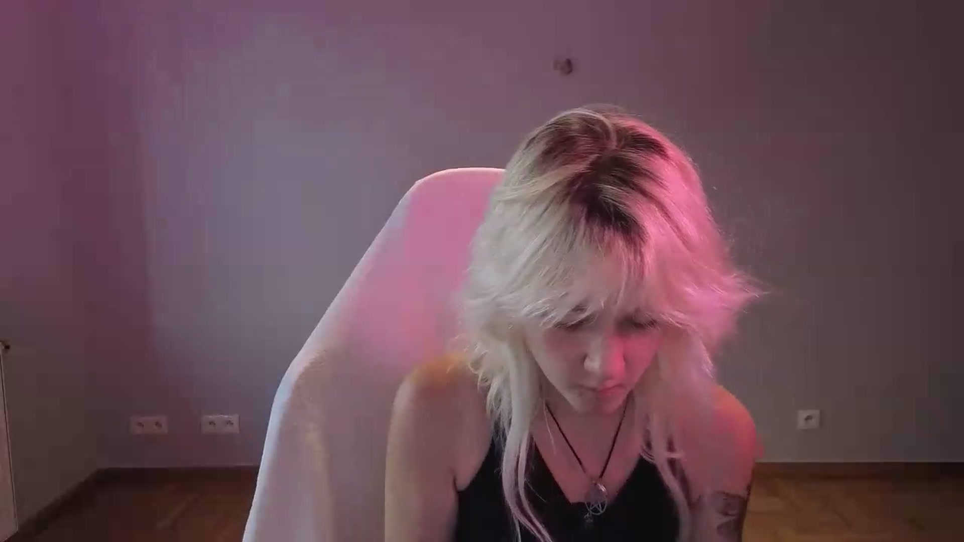 Gallery image thumbnail from LilyBloom's myfreecams stream on, 06/09/2026, 16:20 image 2 of 20