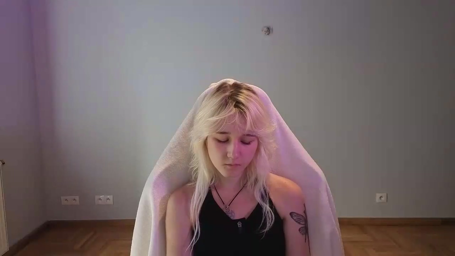 Gallery image thumbnail from LilyBloom's myfreecams stream on, 06/09/2026, 16:20 image 5 of 20