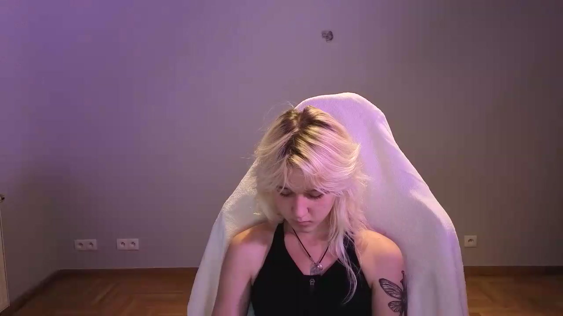 Gallery image thumbnail from LilyBloom's myfreecams stream on, 06/09/2026, 16:20 image 15 of 20