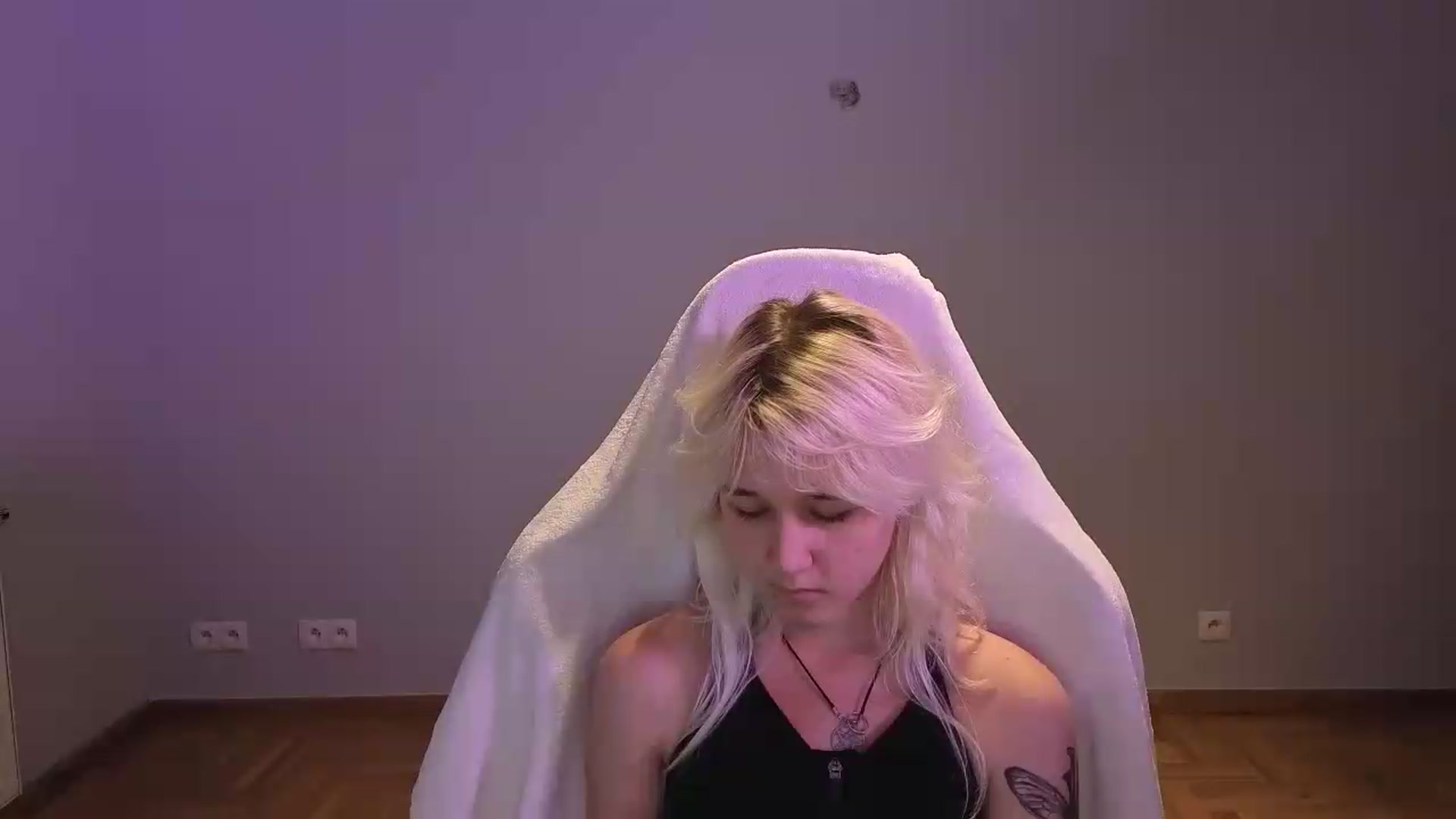Gallery image thumbnail from LilyBloom's myfreecams stream on, 06/09/2026, 16:20 image 13 of 20