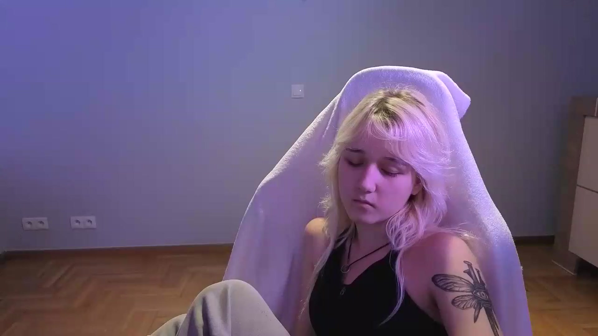 Gallery image thumbnail from LilyBloom's myfreecams stream on, 06/09/2026, 18:41 image 13 of 20