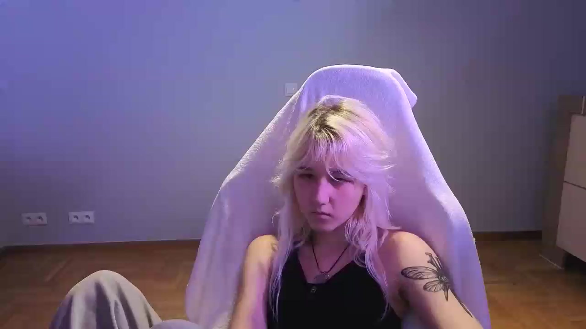 Gallery image thumbnail from LilyBloom's myfreecams stream on, 06/09/2026, 18:41 image 5 of 20