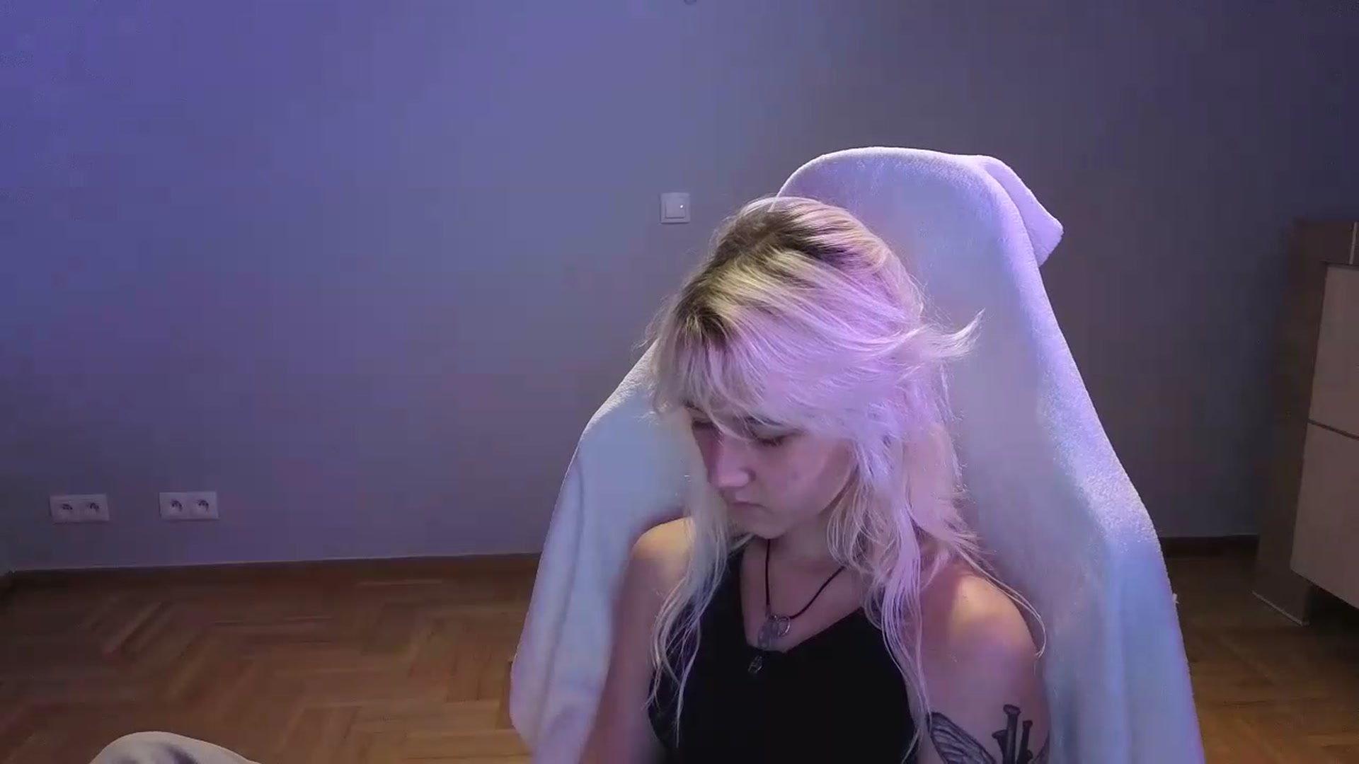 Gallery image thumbnail from LilyBloom's myfreecams stream on, 06/09/2026, 18:41 image 4 of 20
