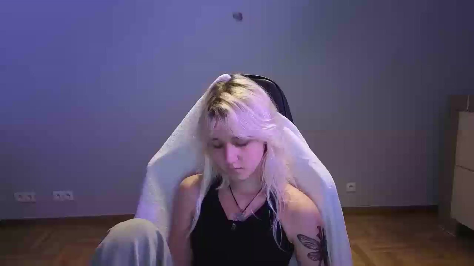 Gallery image thumbnail from LilyBloom's myfreecams stream on, 06/09/2026, 20:34 image 9 of 20