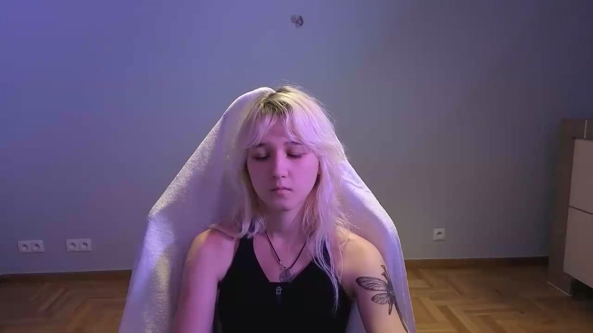 Gallery image thumbnail from LilyBloom's myfreecams stream on, 06/09/2026, 20:34 image 3 of 20