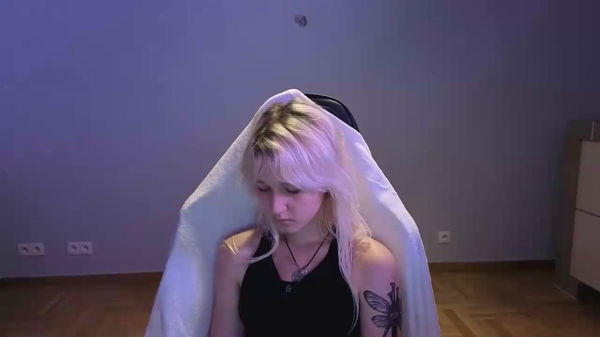 Gallery image thumbnail from LilyBloom's myfreecams stream on, 06/09/2026, 20:34 image 4 of 20