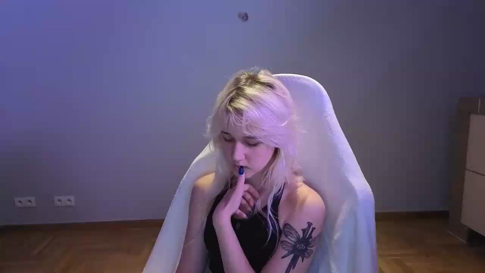 Gallery image thumbnail from LilyBloom's myfreecams stream on, 06/09/2026, 20:34 image 17 of 20