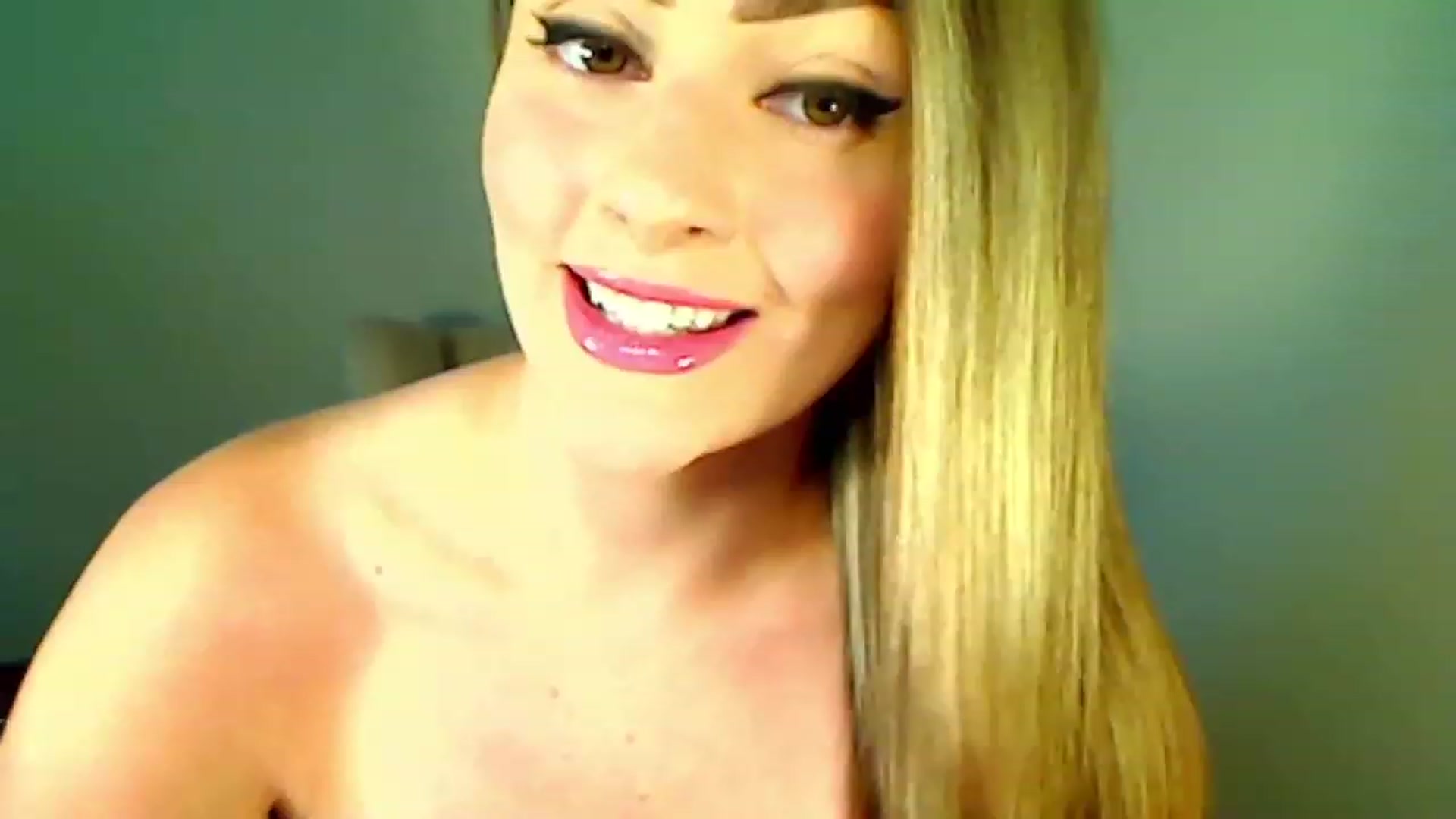 Gallery image thumbnail from LilyColt's myfreecams stream on, 11/21/2022, 18:42 image 3 of 20