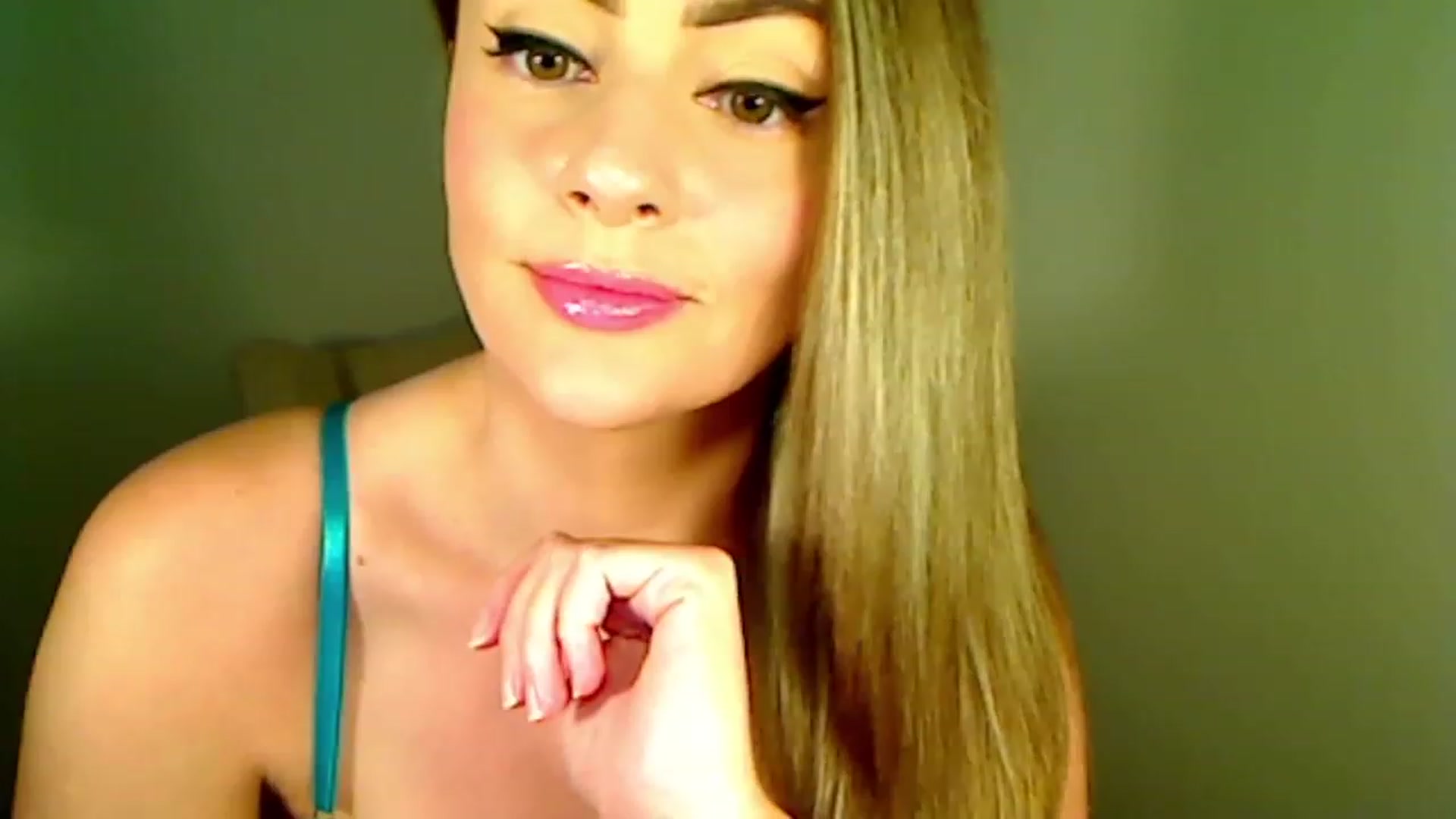 Gallery image thumbnail from LilyColt's myfreecams stream on, 12/09/2022, 19:40 image 7 of 20