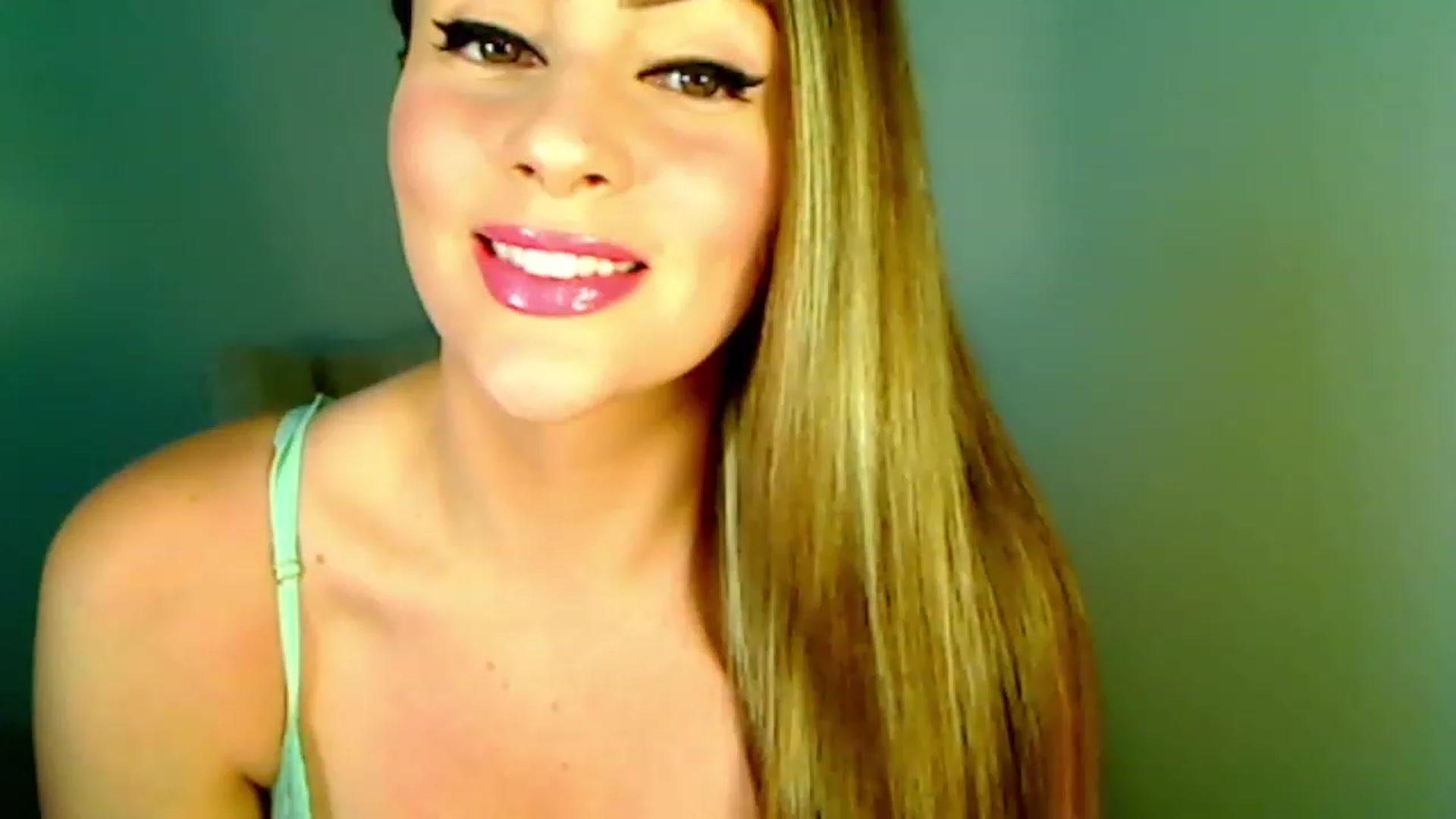 Gallery image thumbnail from LilyColt's myfreecams stream on, 12/16/2022, 17:37 image 1 of 20