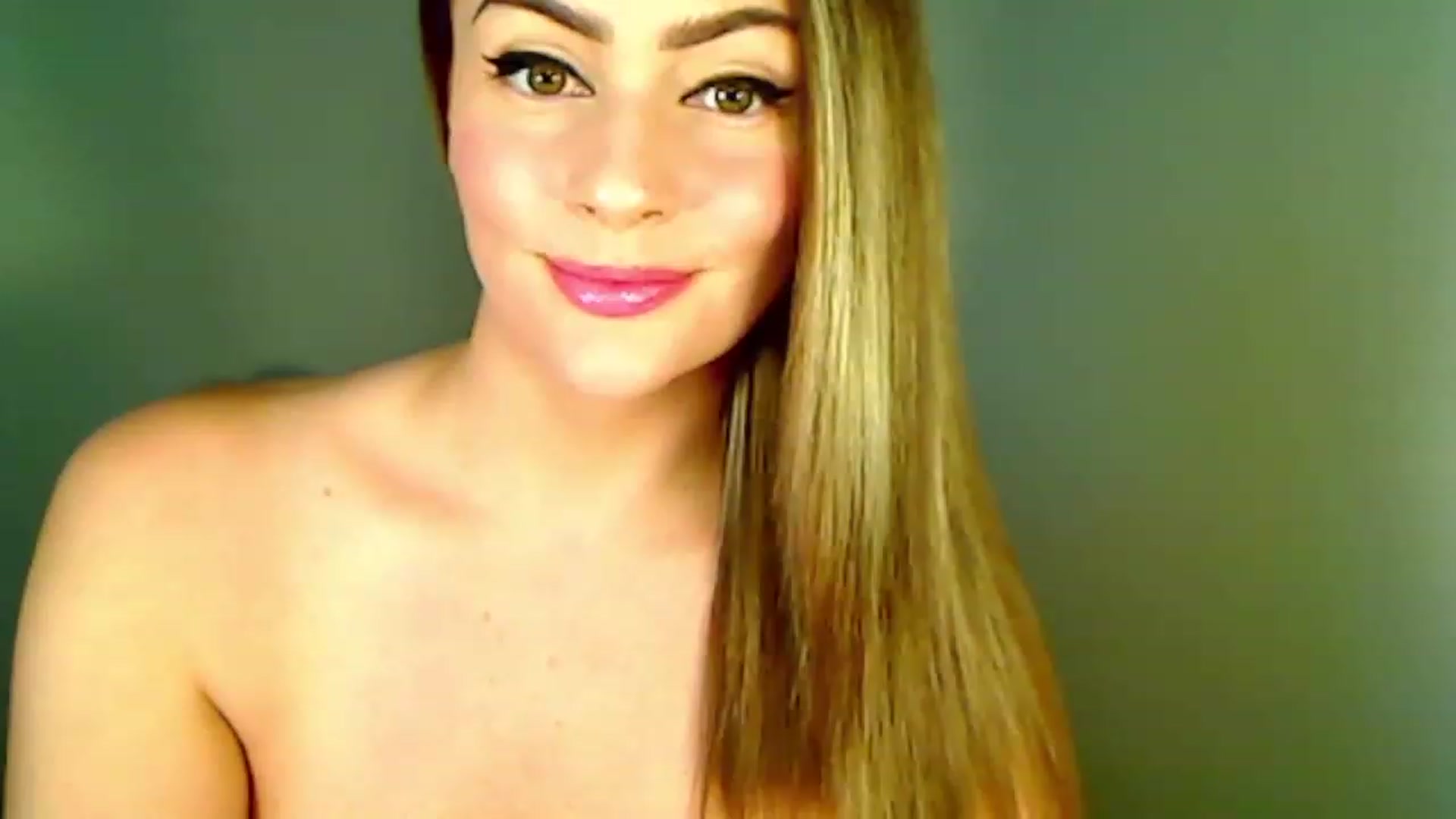 Gallery image thumbnail from LilyColt's myfreecams stream on, 12/16/2022, 17:37 image 18 of 20
