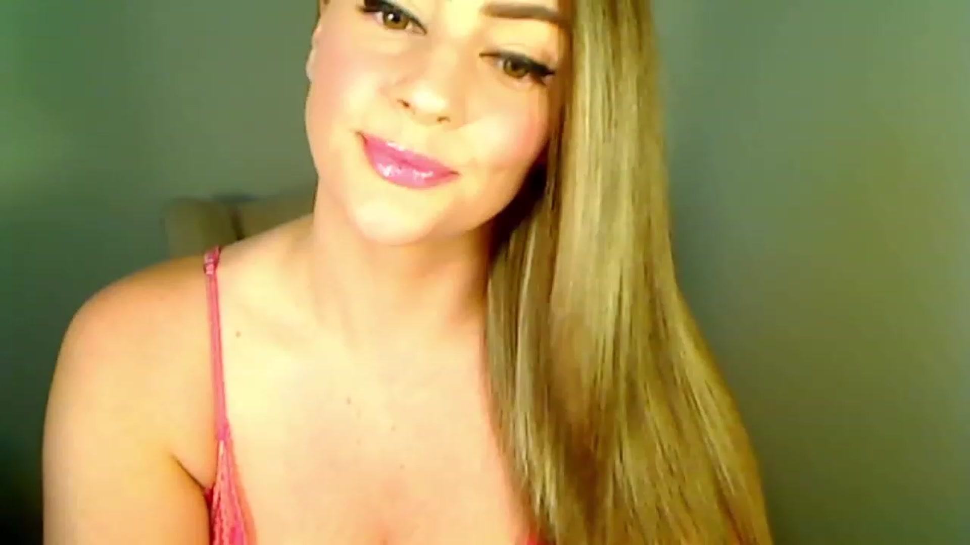 Gallery image thumbnail from LilyColt's myfreecams stream on, 12/19/2022, 18:01 image 16 of 20