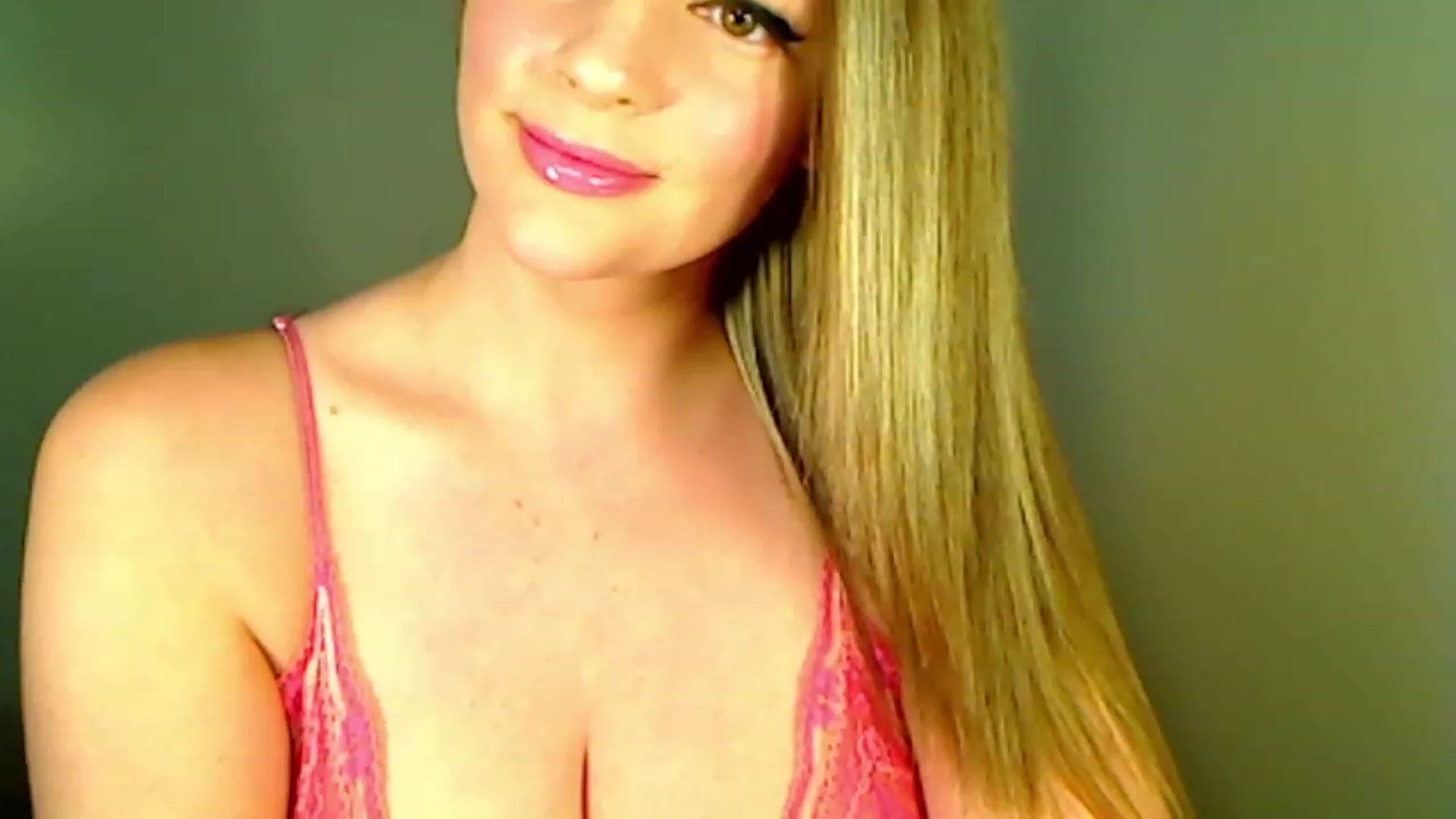 Gallery image thumbnail from LilyColt's myfreecams stream on, 12/19/2022, 18:43 image 5 of 20