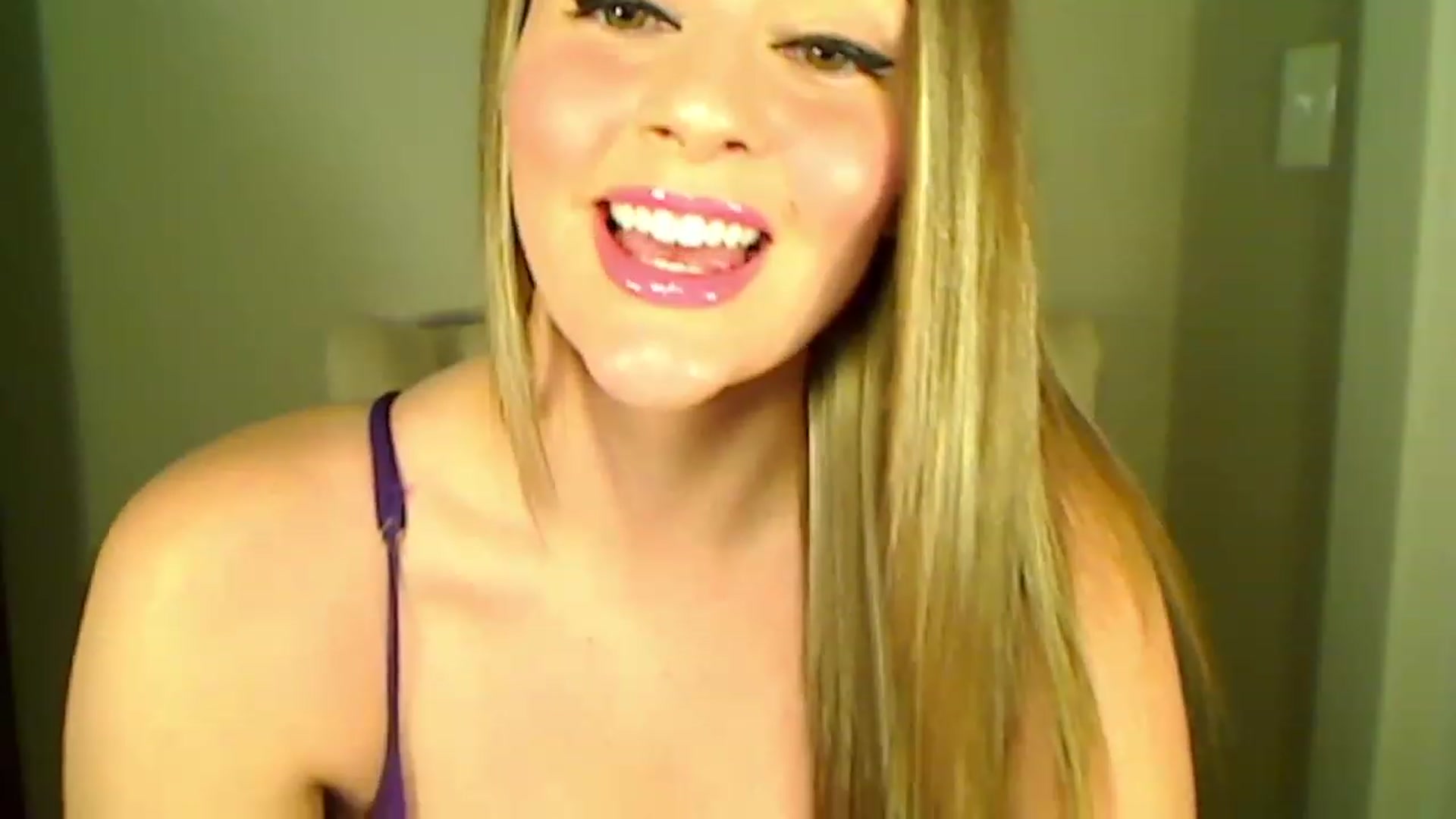 Gallery image thumbnail from LilyColt's myfreecams stream on, 02/14/2023, 17:40 image 5 of 20