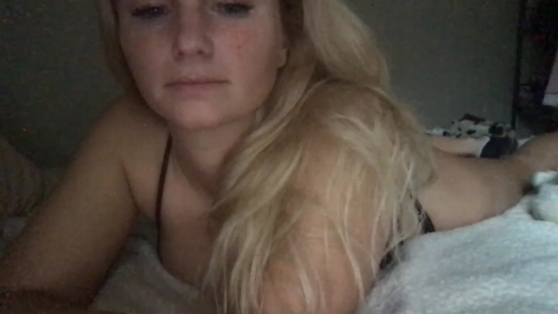 Gallery image thumbnail from LilyCookie's myfreecams stream on, 11/14/2022, 19:24 image 16 of 20