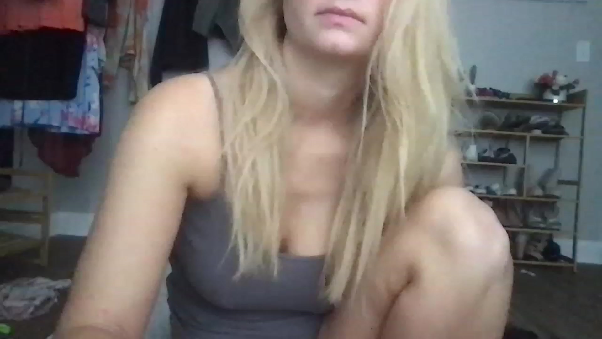 Gallery image thumbnail from LilyCookie's myfreecams stream on, 12/12/2022, 16:01 image 18 of 20