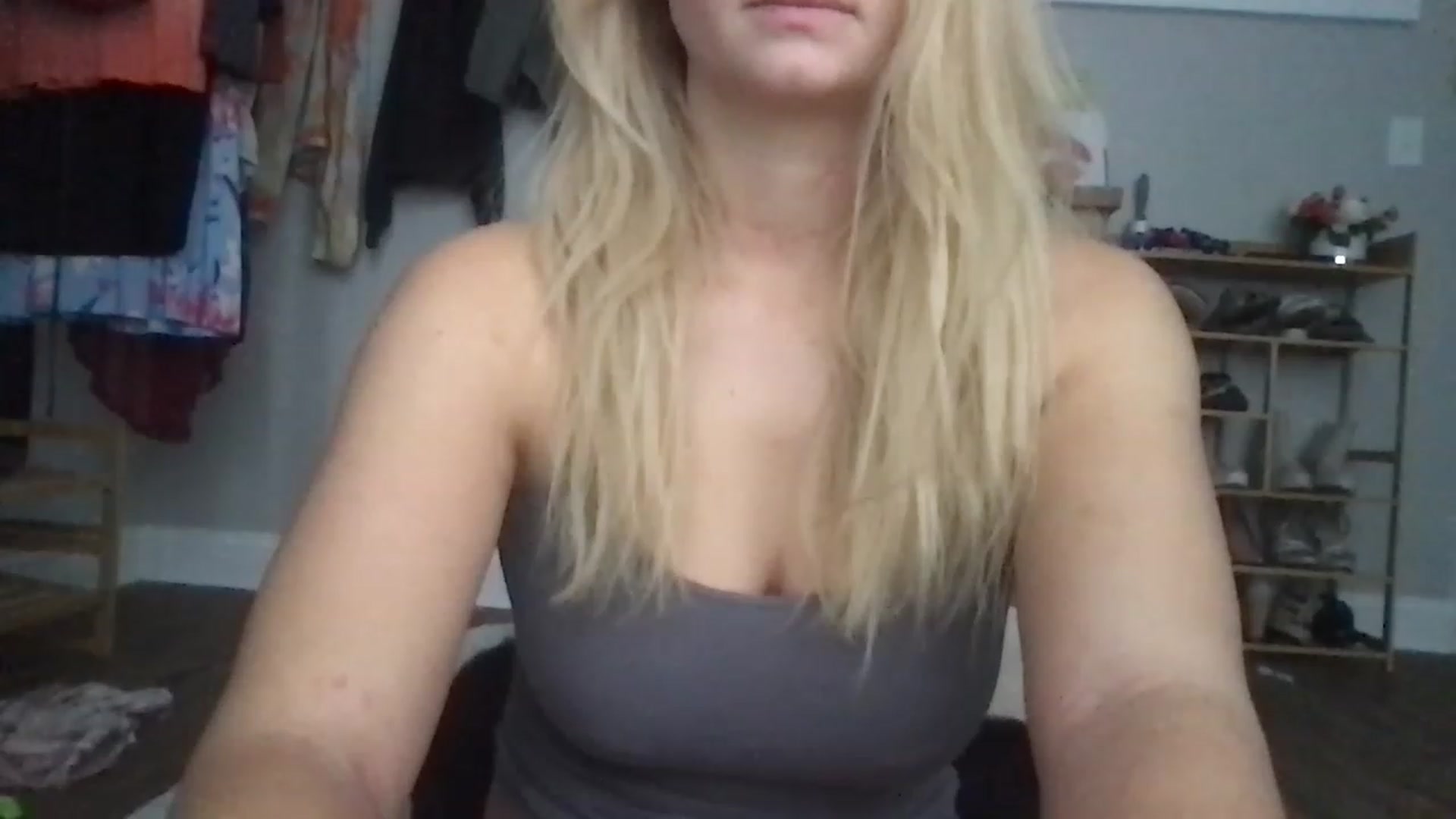 Gallery image thumbnail from LilyCookie's myfreecams stream on, 12/12/2022, 16:01 image 11 of 20
