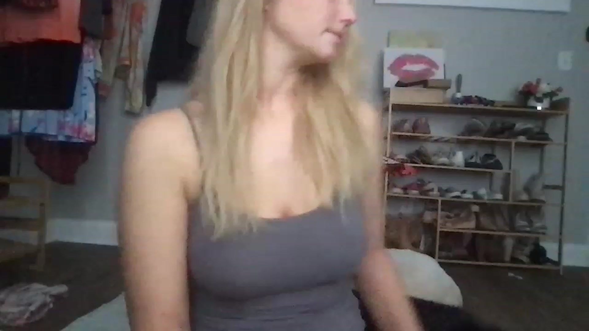 Gallery image thumbnail from LilyCookie's myfreecams stream on, 12/12/2022, 16:01 image 12 of 20