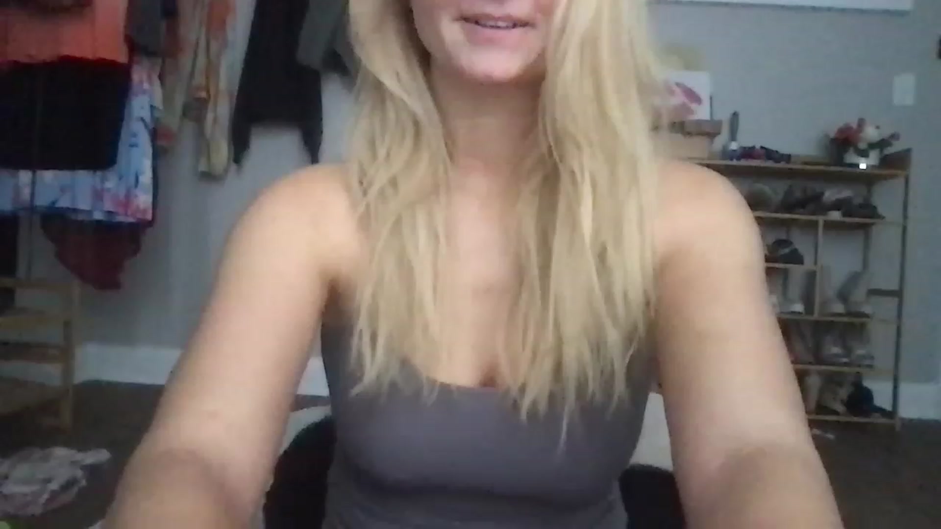 Gallery image thumbnail from LilyCookie's myfreecams stream on, 12/12/2022, 16:01 image 8 of 20