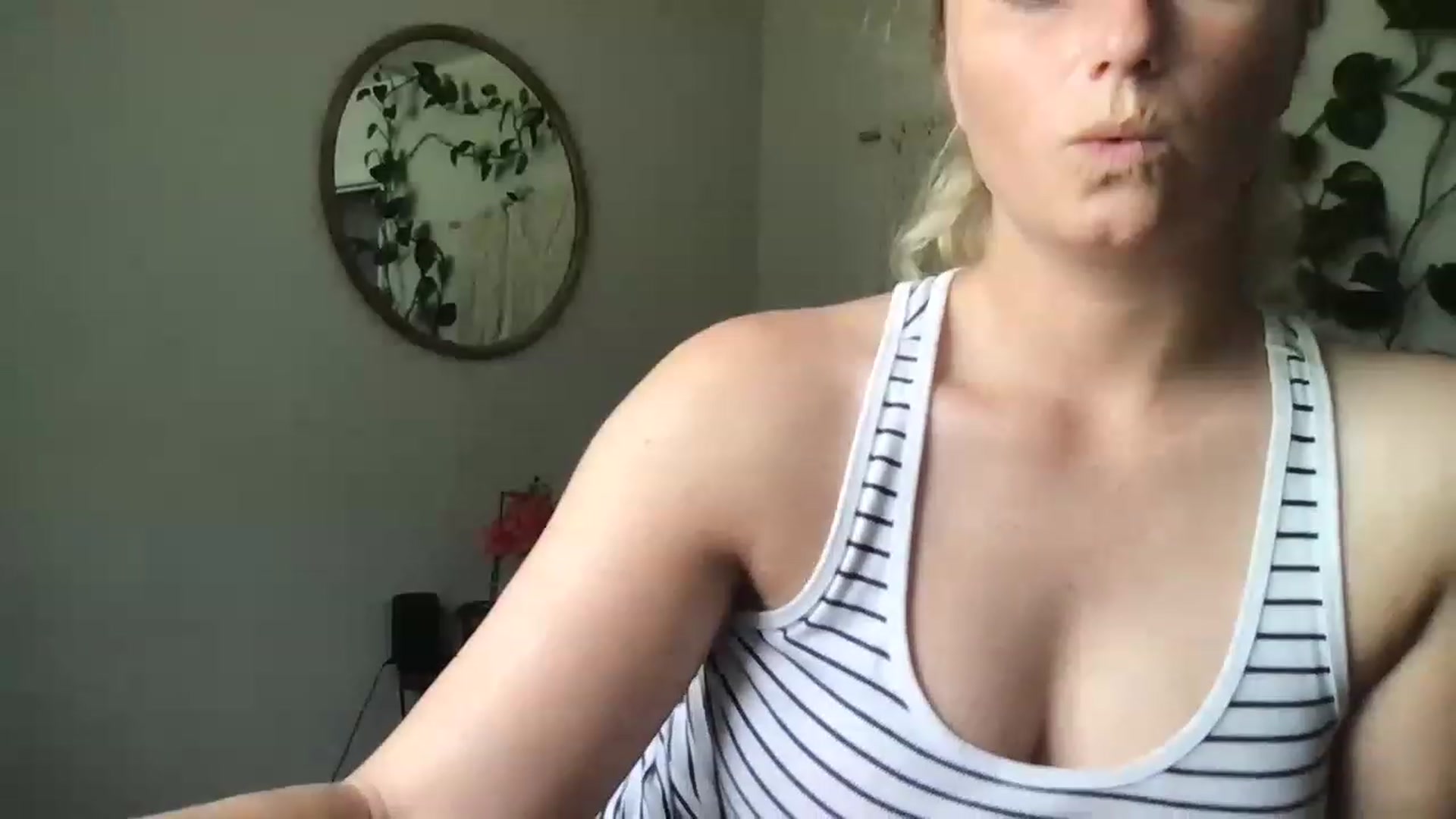 Gallery image thumbnail from LilyCookie's myfreecams stream on, 06/12/2023, 14:31 image 9 of 20