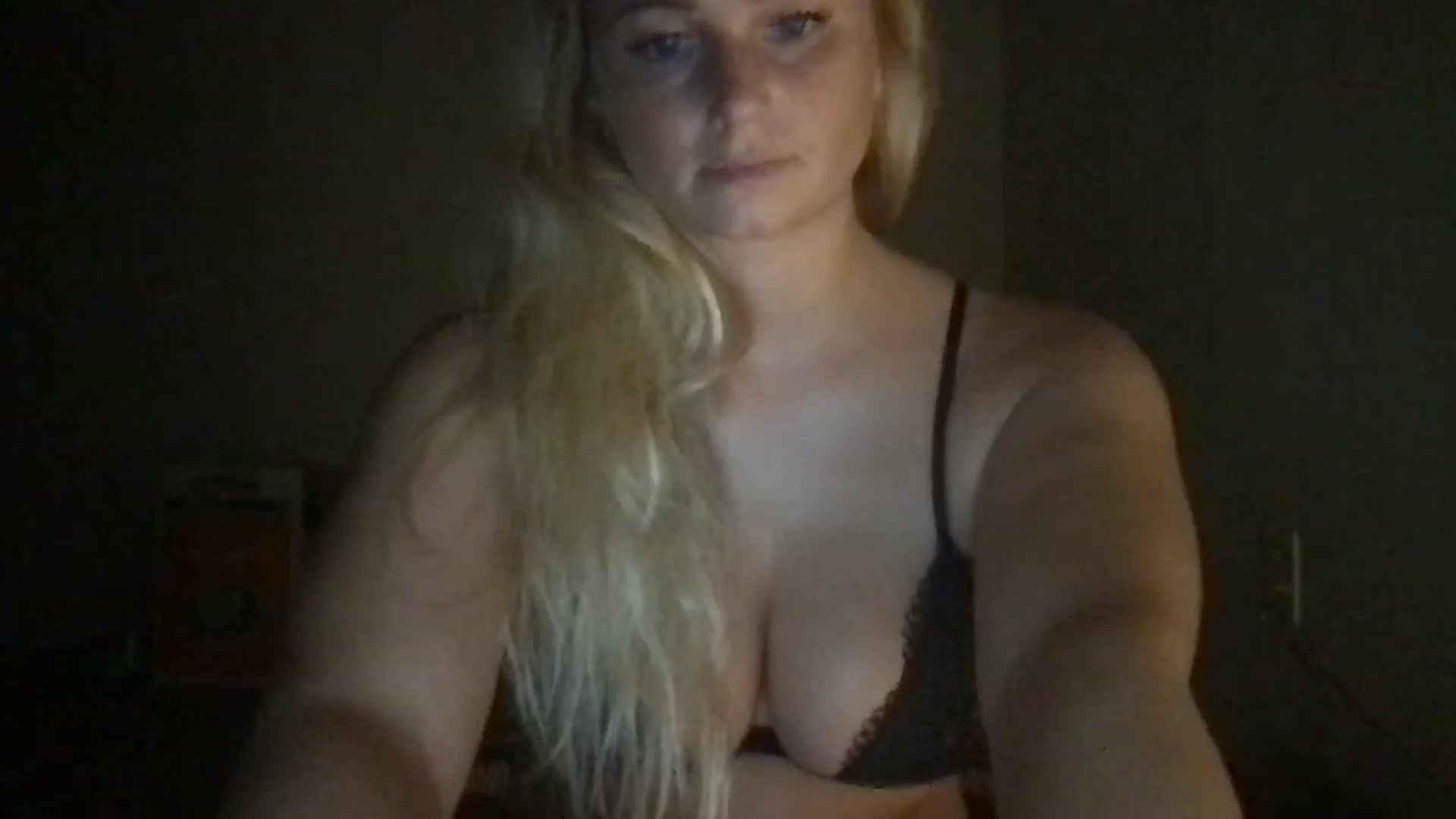 Gallery image thumbnail from LilyCookie's myfreecams stream on, 09/19/2023, 01:30 image 10 of 20