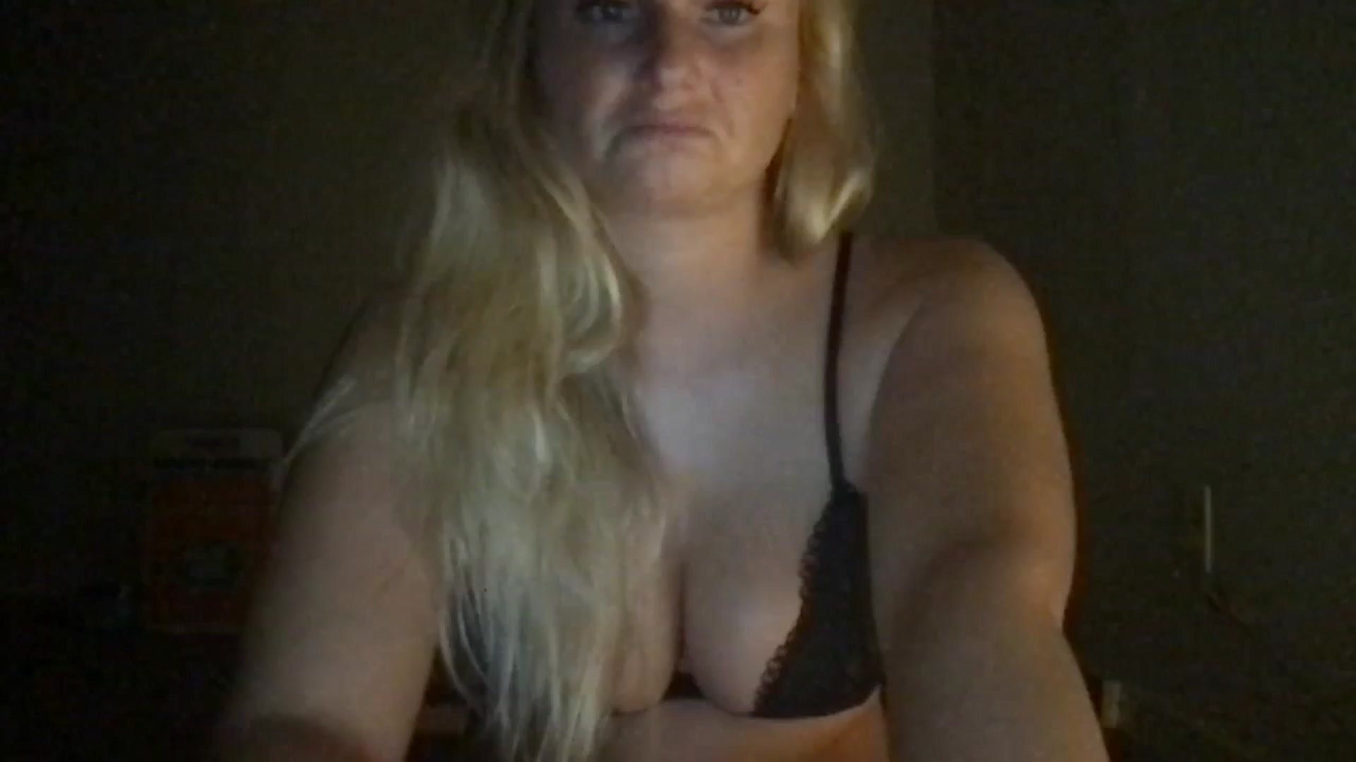 Gallery image thumbnail from LilyCookie's myfreecams stream on, 09/19/2023, 01:30 image 18 of 20