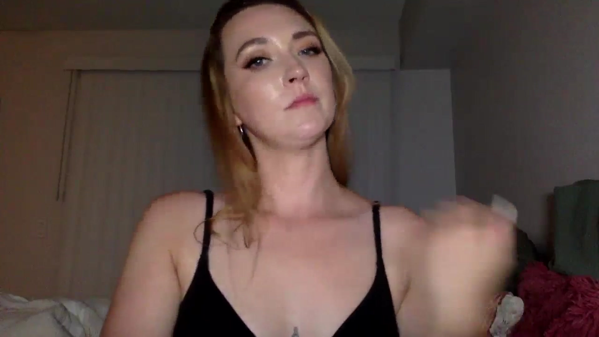 Gallery image thumbnail from LilyDunn's myfreecams stream on, 09/05/2023, 08:25 image 7 of 20