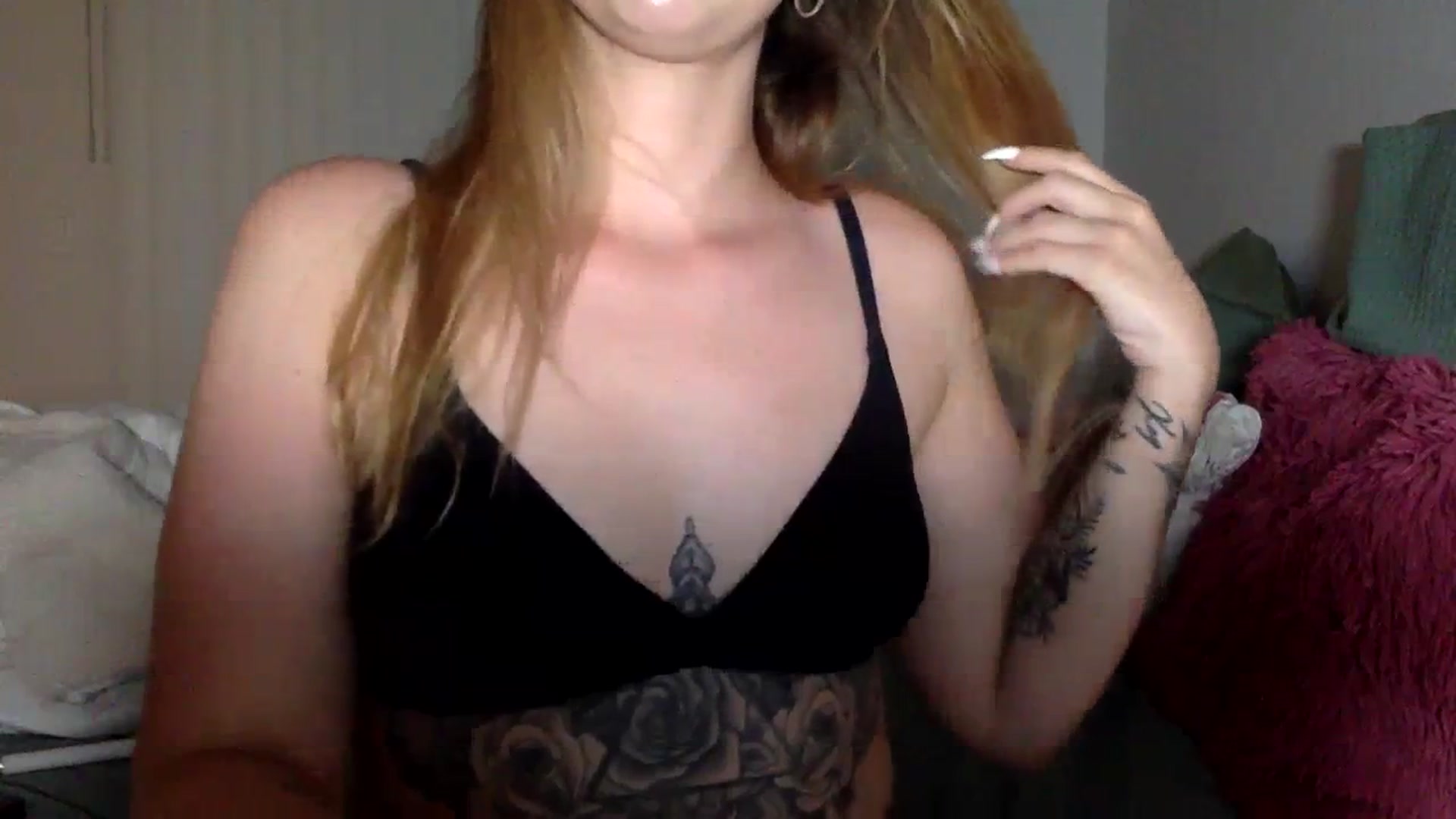 Gallery image thumbnail from LilyDunn's myfreecams stream on, 09/05/2023, 08:25 image 17 of 20