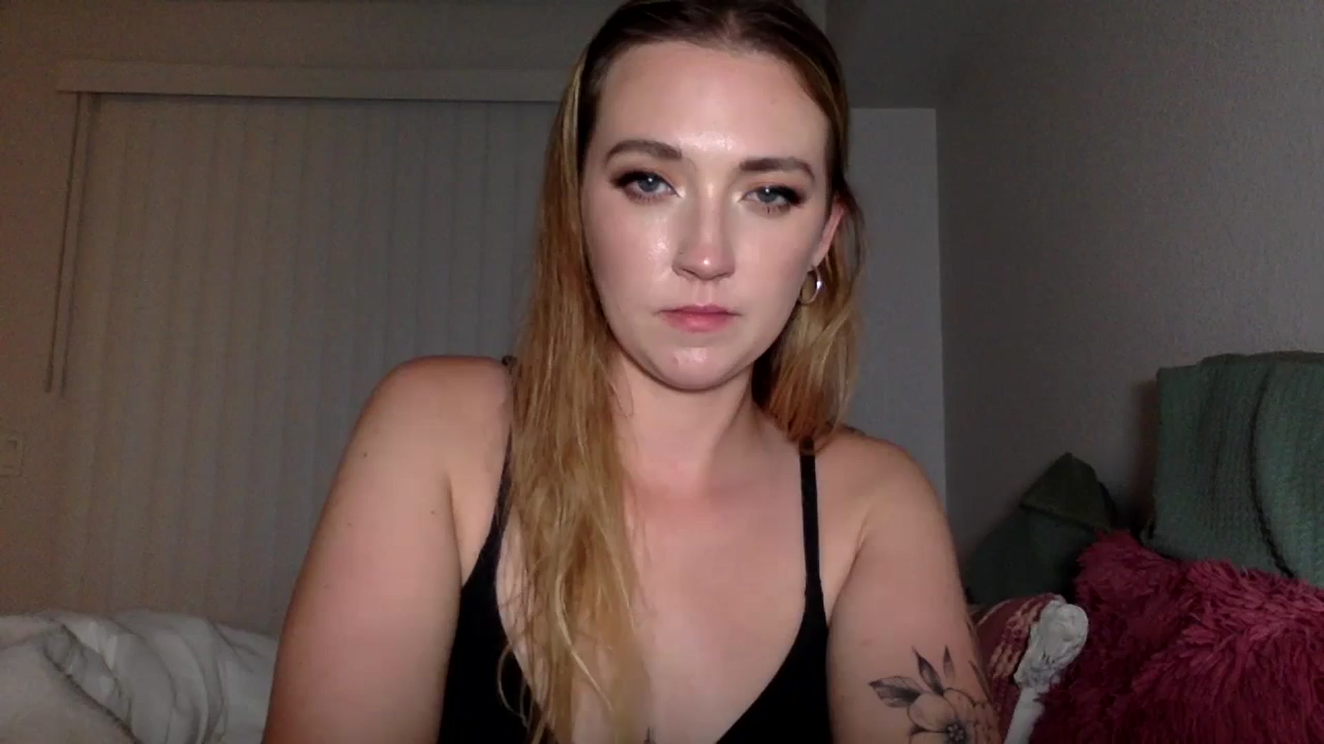 Gallery image thumbnail from LilyDunn's myfreecams stream on, 09/05/2023, 08:25 image 1 of 20