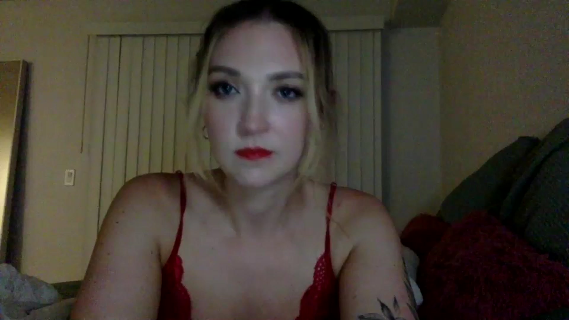 Gallery image thumbnail from LilyDunn's myfreecams stream on, 09/25/2023, 09:37 image 4 of 20