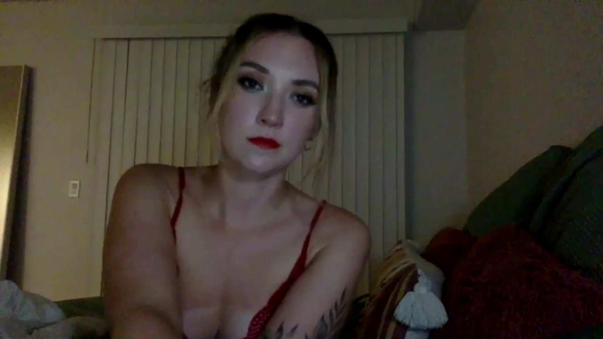 Gallery image thumbnail from LilyDunn's myfreecams stream on, 09/25/2023, 09:37 image 6 of 20