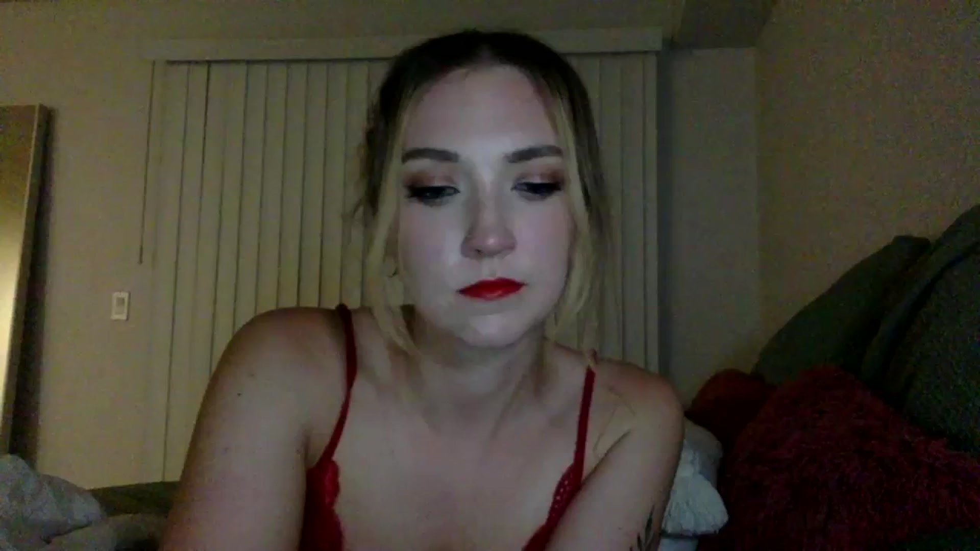 Gallery image thumbnail from LilyDunn's myfreecams stream on, 09/25/2023, 09:37 image 11 of 20
