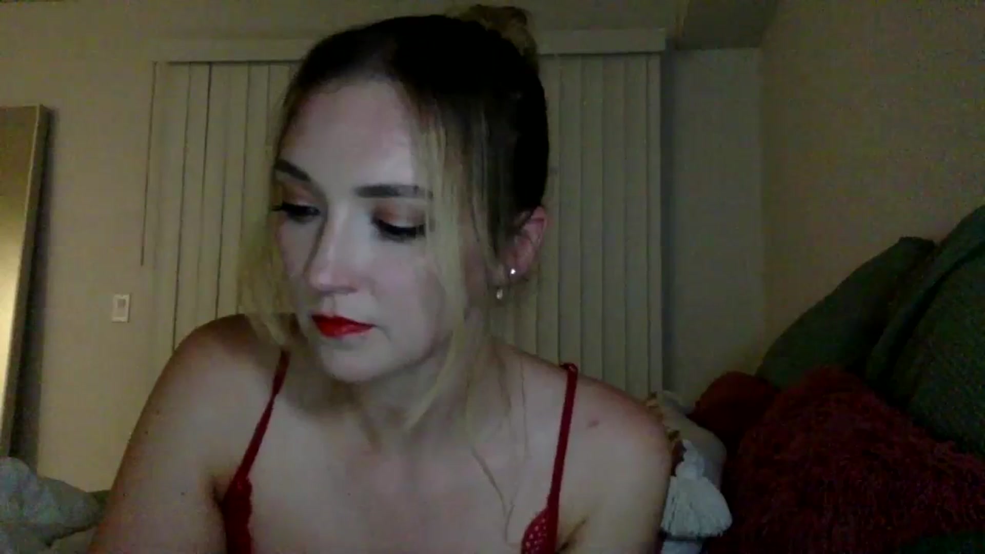 Gallery image thumbnail from LilyDunn's myfreecams stream on, 09/25/2023, 09:37 image 17 of 20