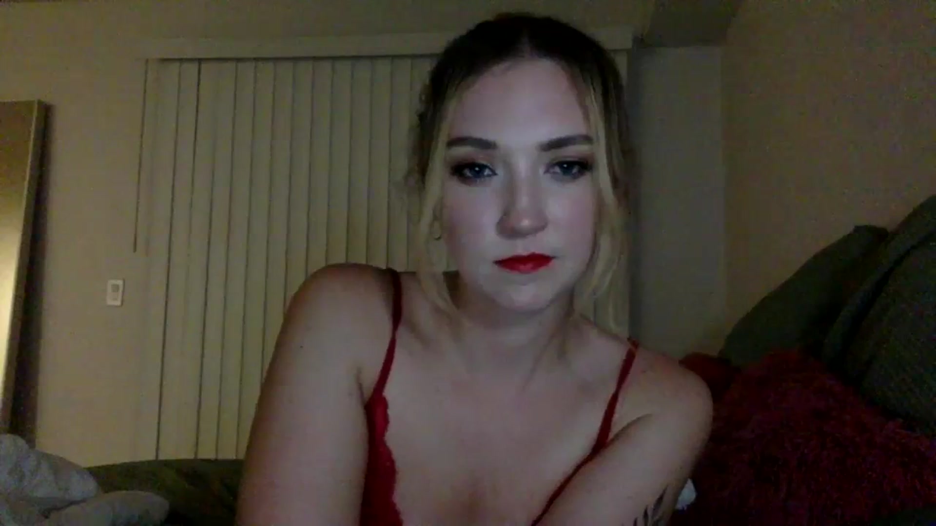 Gallery image thumbnail from LilyDunn's myfreecams stream on, 09/25/2023, 09:37 image 5 of 20