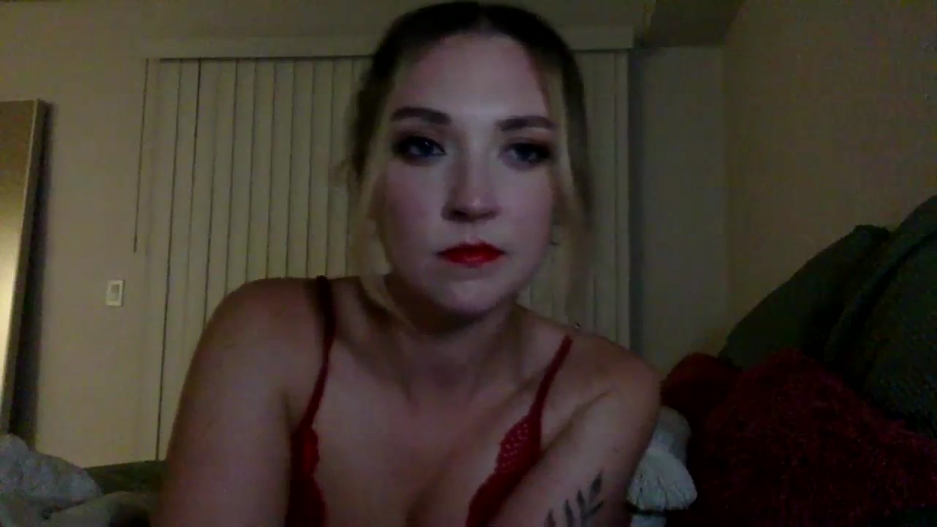Gallery image thumbnail from LilyDunn's myfreecams stream on, 09/25/2023, 09:37 image 9 of 20