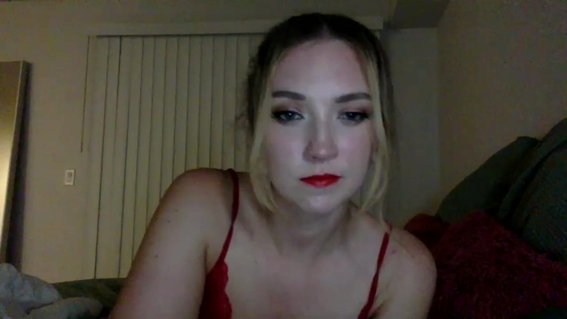 Gallery image thumbnail from LilyDunn's myfreecams stream on, 09/25/2023, 09:37 image 3 of 20