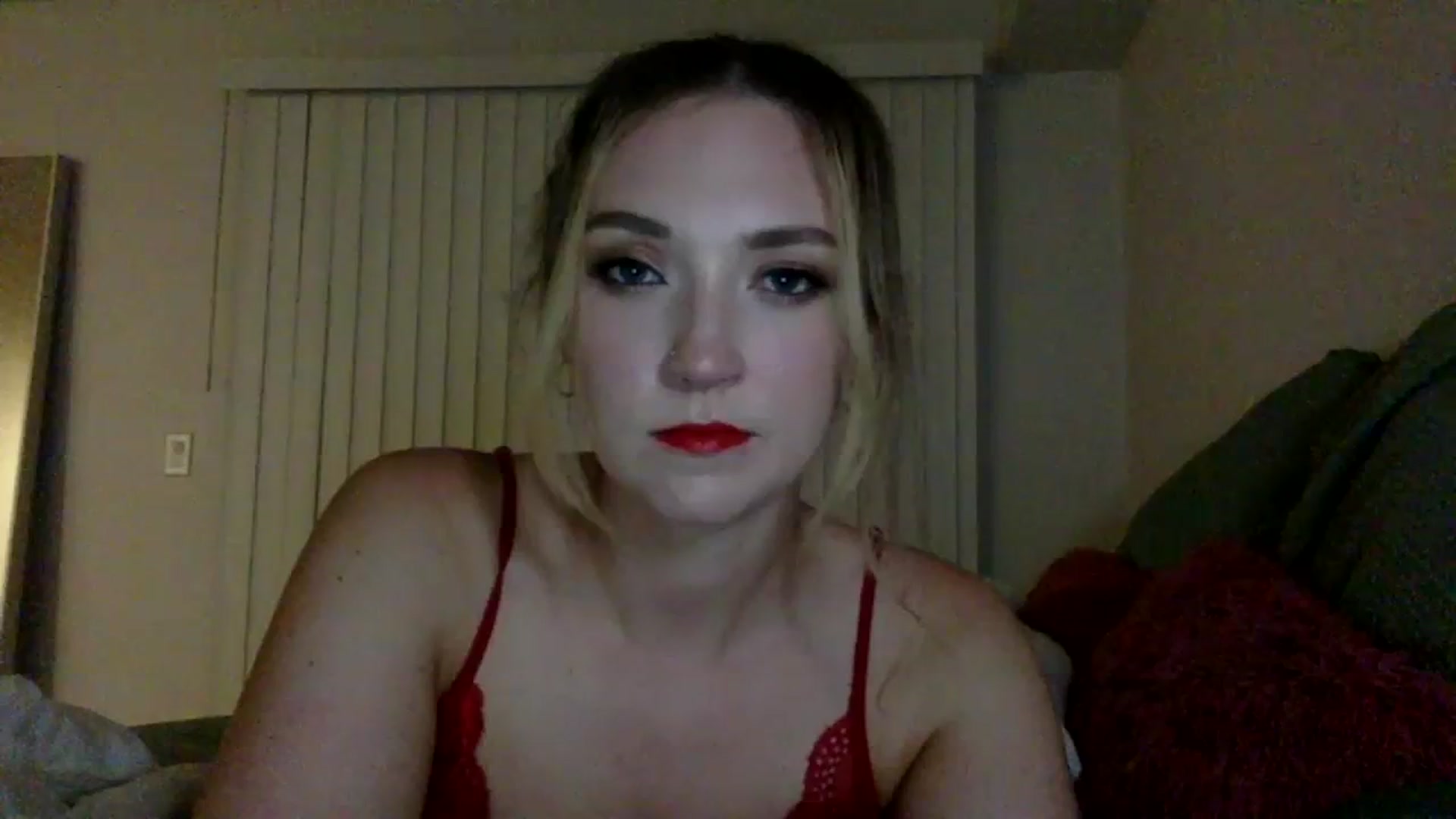 Gallery image thumbnail from LilyDunn's myfreecams stream on, 09/25/2023, 09:37 image 13 of 20