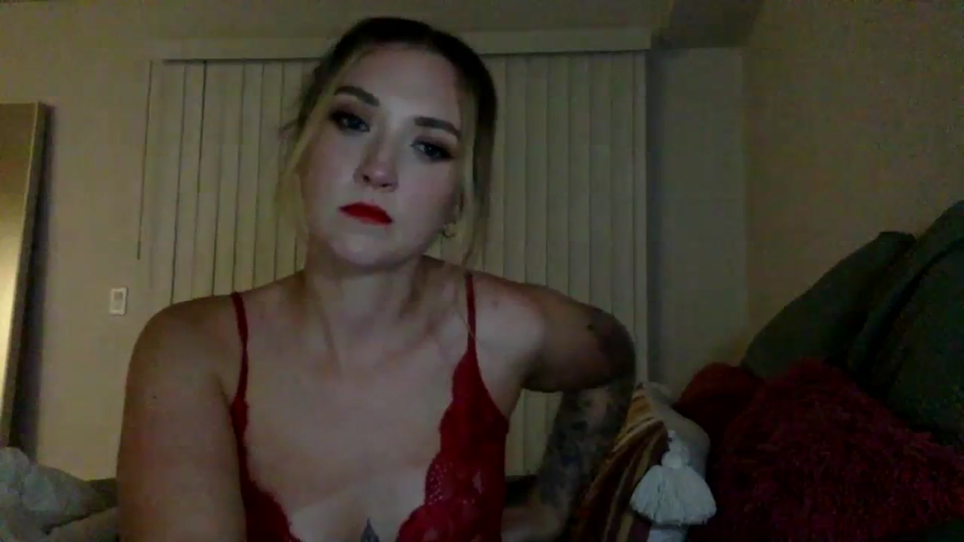 Gallery image thumbnail from LilyDunn's myfreecams stream on, 09/25/2023, 09:37 image 8 of 20