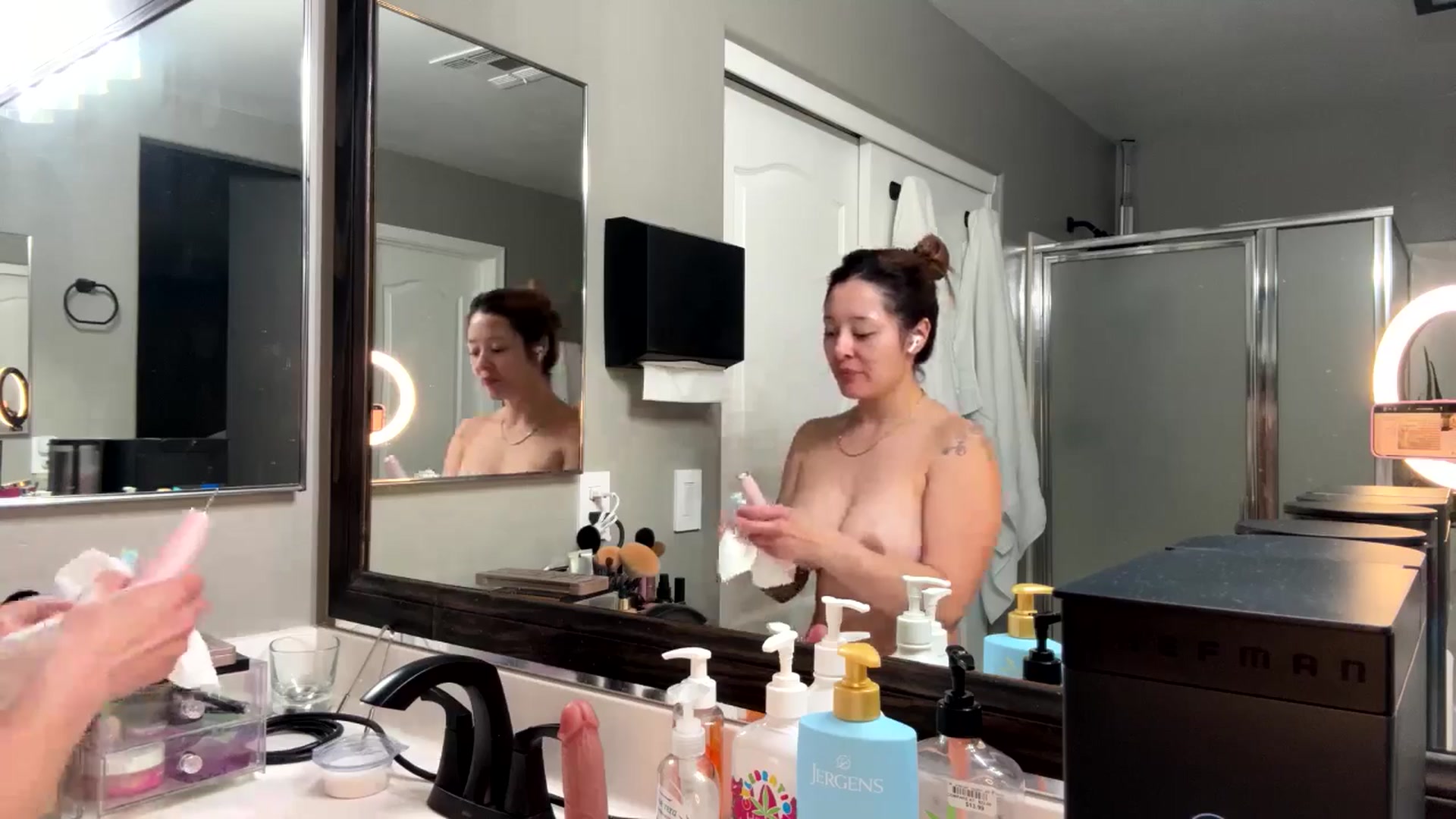 Gallery image thumbnail from LilyFord's myfreecams stream on, 01/25/2026, 09:33 image 7 of 20