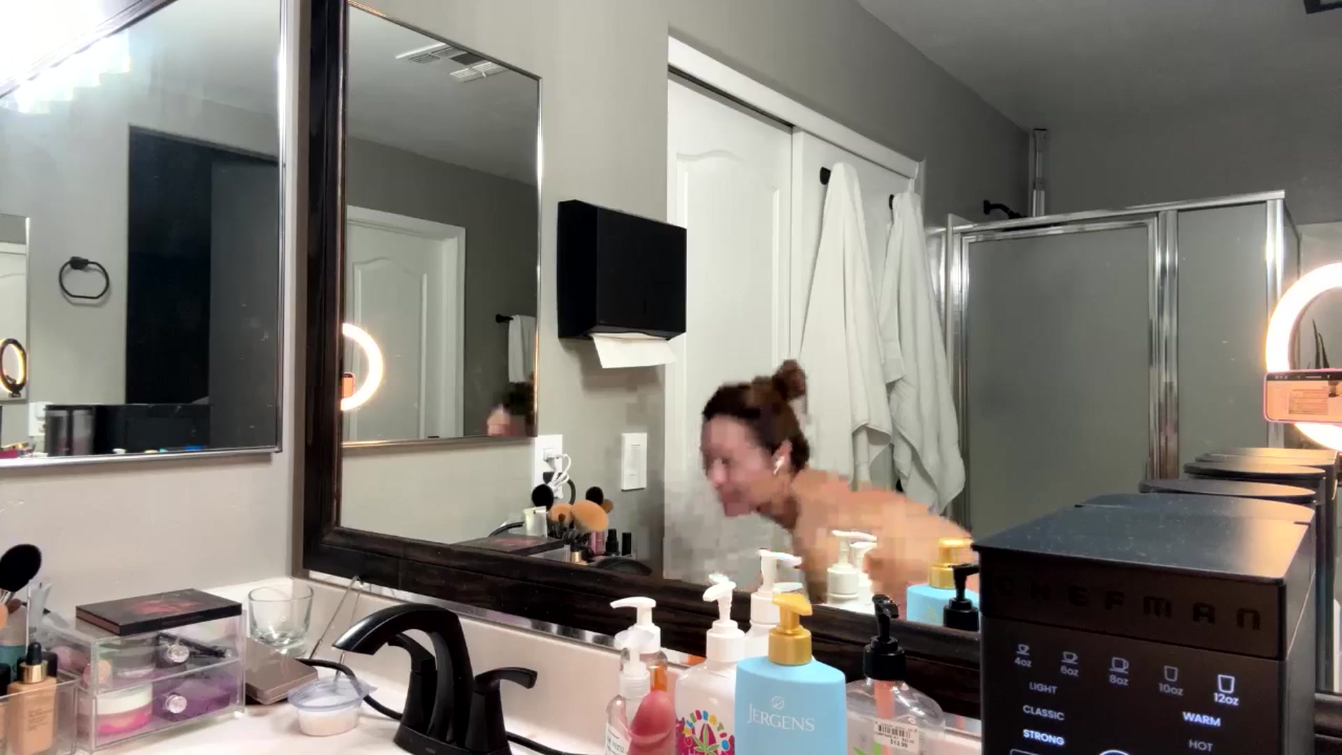 Gallery image thumbnail from LilyFord's myfreecams stream on, 01/25/2026, 09:33 image 2 of 20