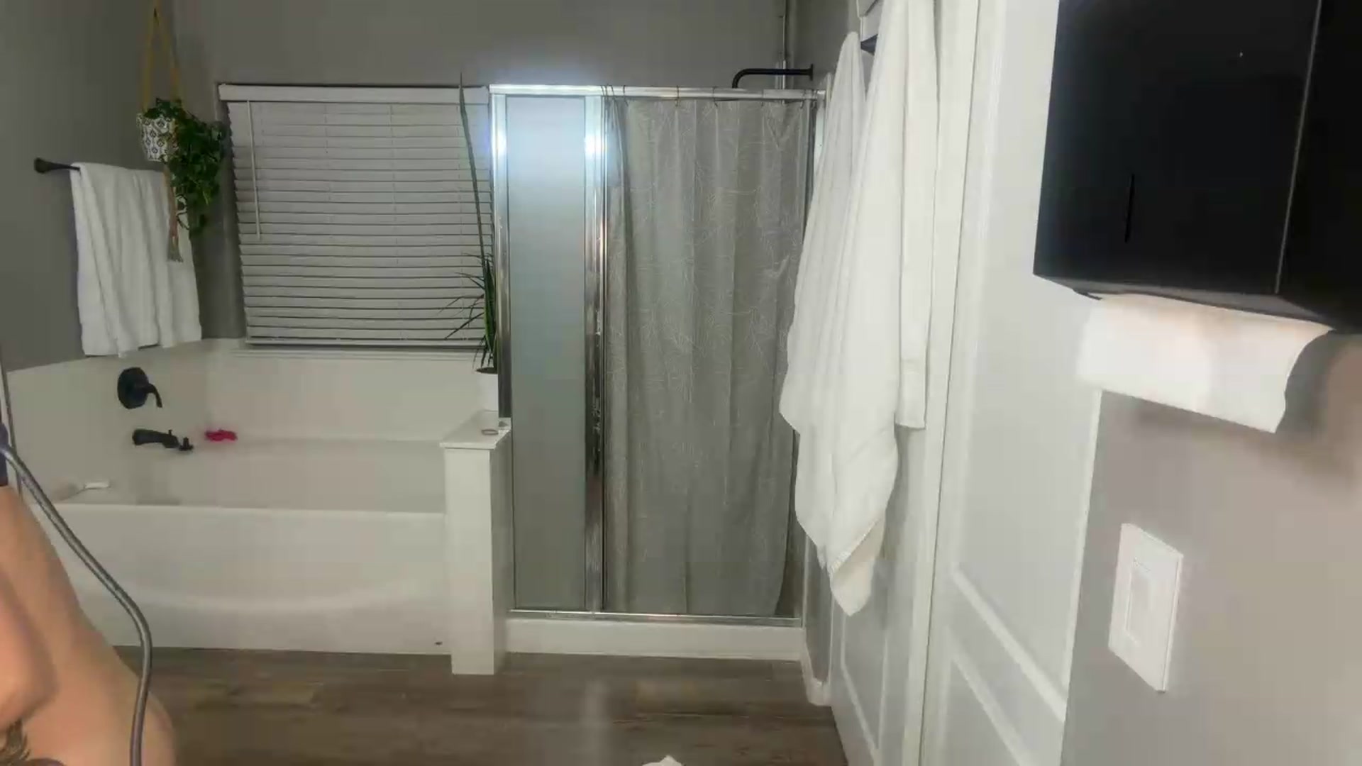 Gallery image thumbnail from LilyFord's myfreecams stream on, 07/10/2026, 07:58 image 17 of 20