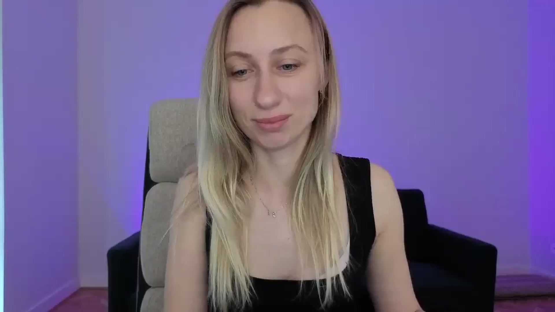 Gallery image thumbnail from LilyFoxx's myfreecams stream on, 05/15/2025, 14:15 image 14 of 20