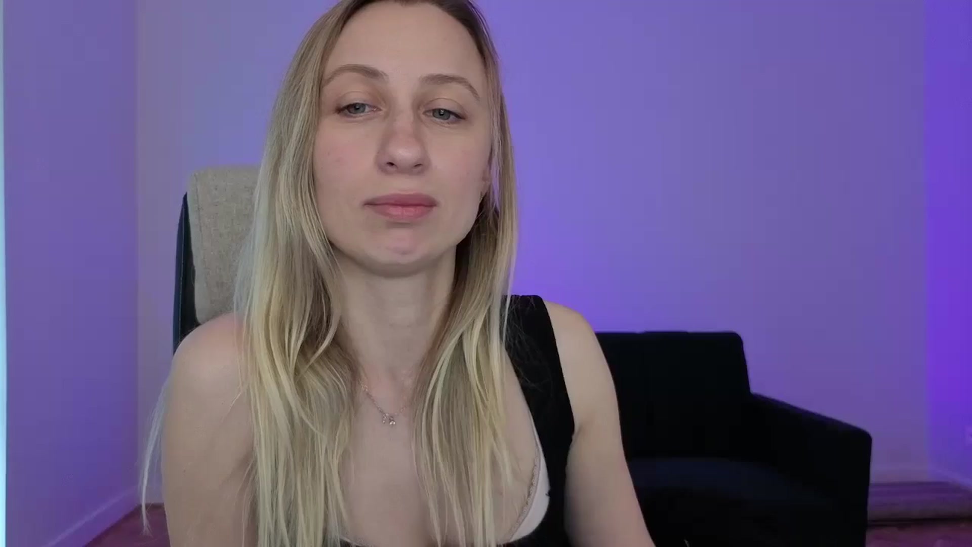 Gallery image thumbnail from LilyFoxx's myfreecams stream on, 05/15/2025, 14:15 image 15 of 20
