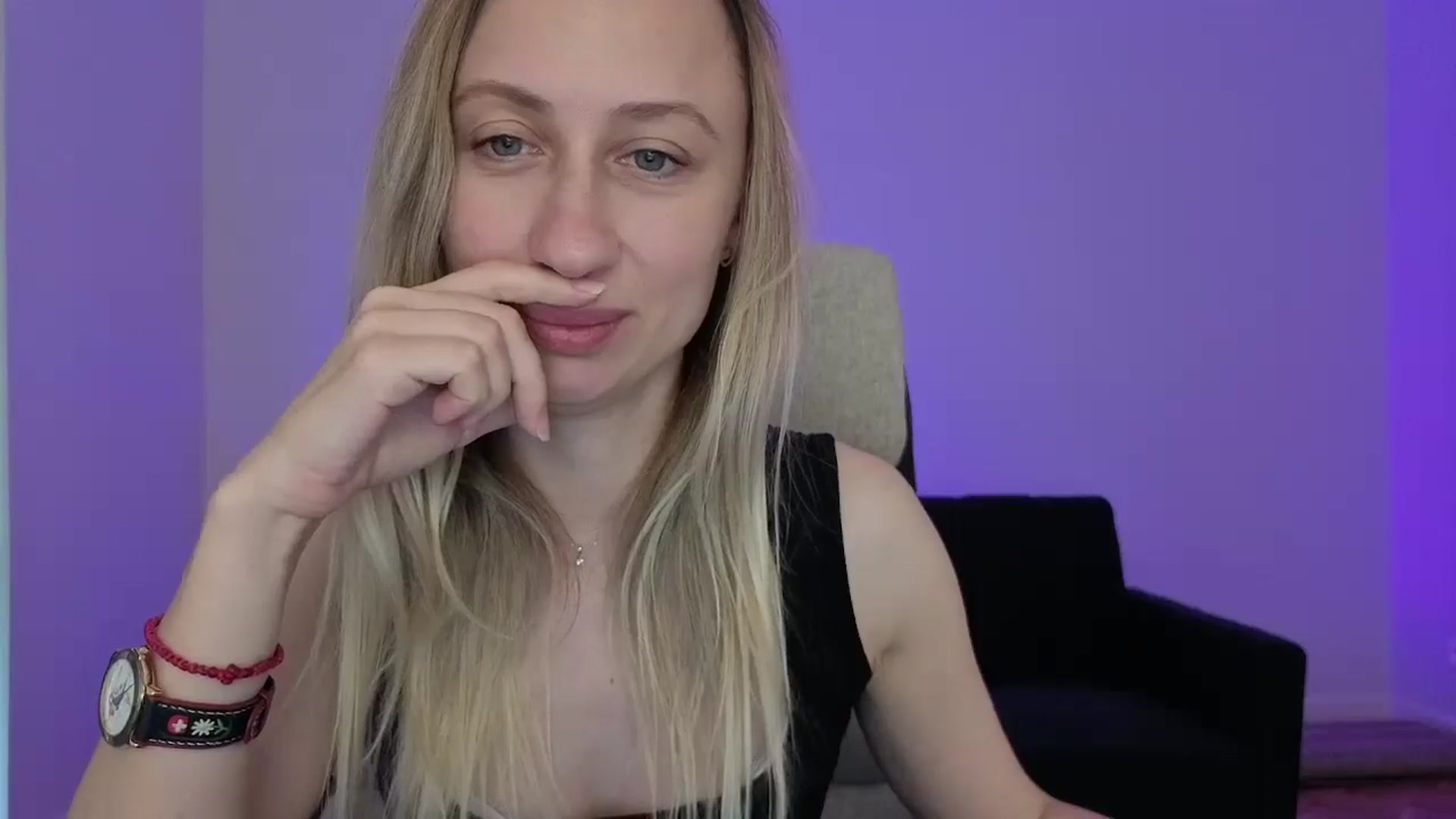 Gallery image thumbnail from LilyFoxx's myfreecams stream on, 05/15/2025, 14:15 image 4 of 20