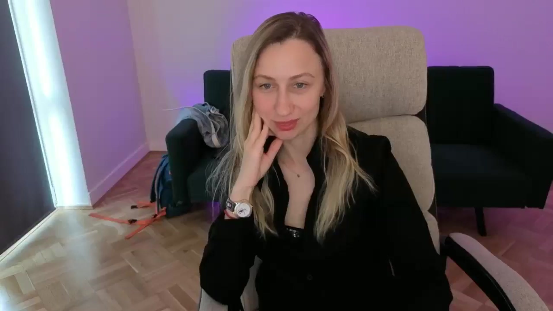 Gallery image thumbnail from LilyFoxx's myfreecams stream on, 05/21/2025, 11:09 image 7 of 20