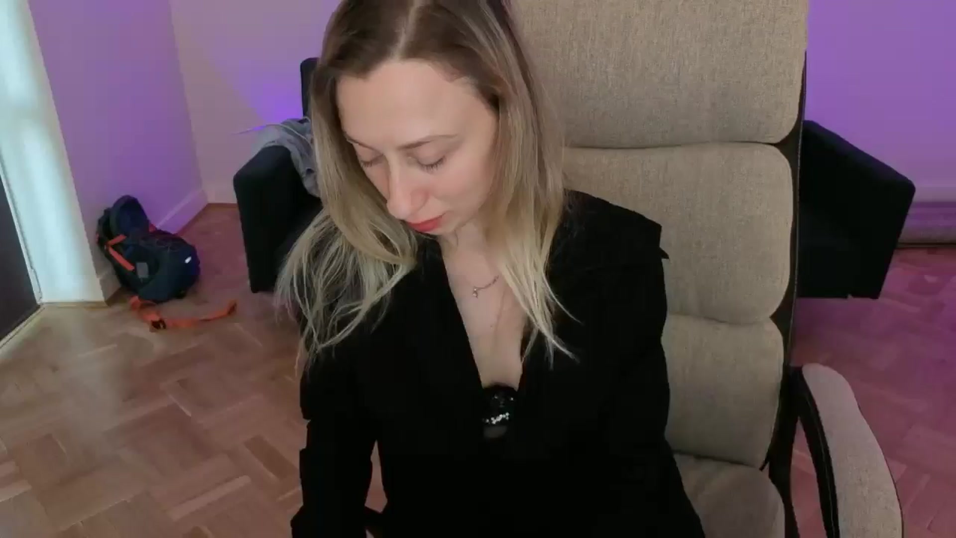 Gallery image thumbnail from LilyFoxx's myfreecams stream on, 05/21/2025, 14:10 image 20 of 20